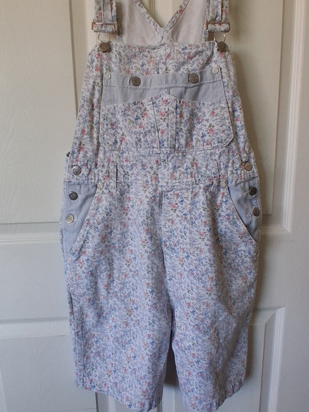 Absolutely No! Jeans Floral Overalls Blue & White Girls Medium (8)